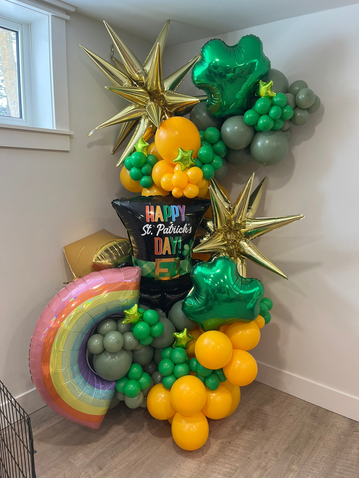 Freestanding Organic Balloon Tower