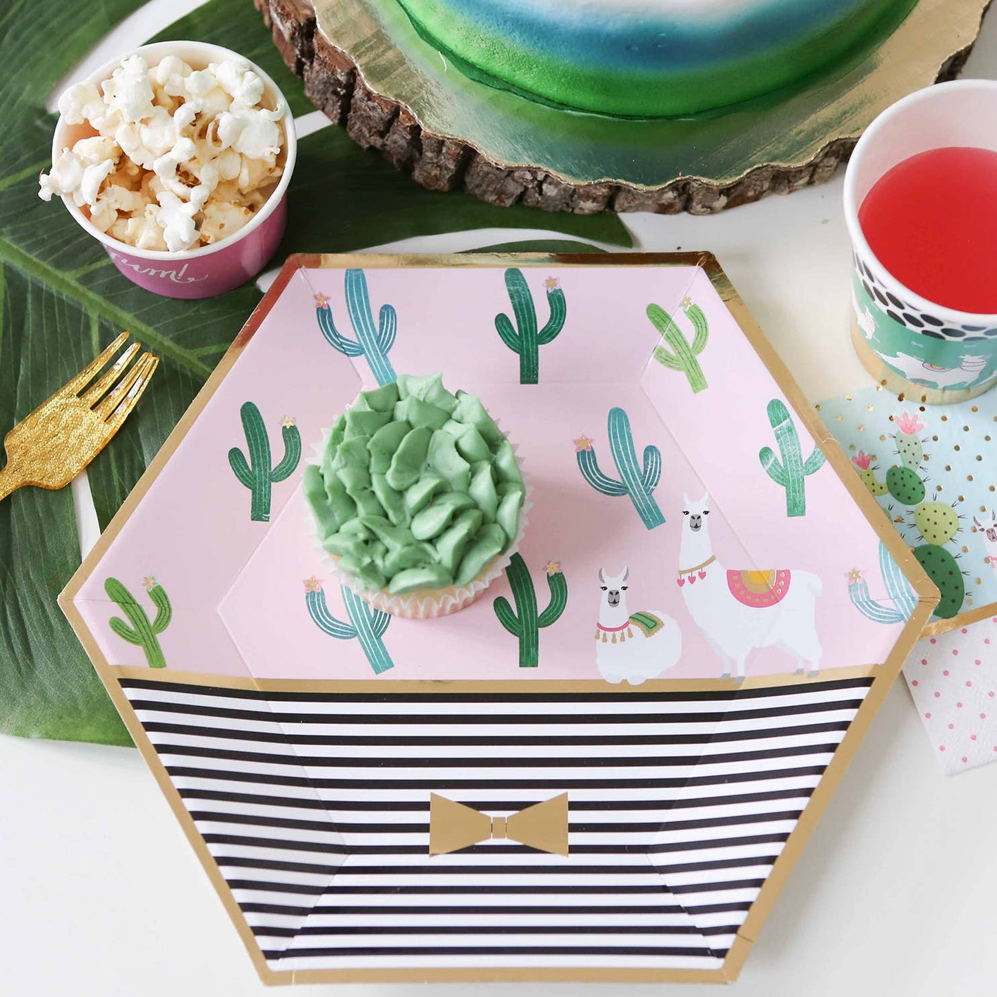 Llama Party Plates